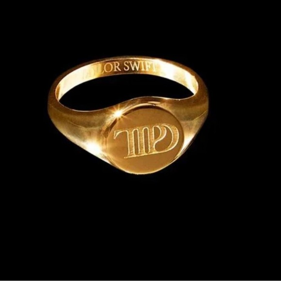 Taylor Swift Ring - Picture 1 of 2